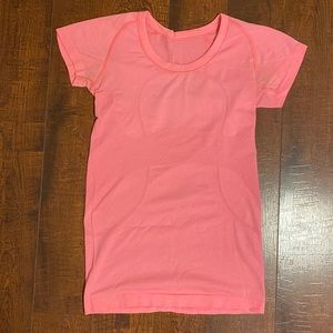 Lululemon Swiftly Top size 6 hot pink
